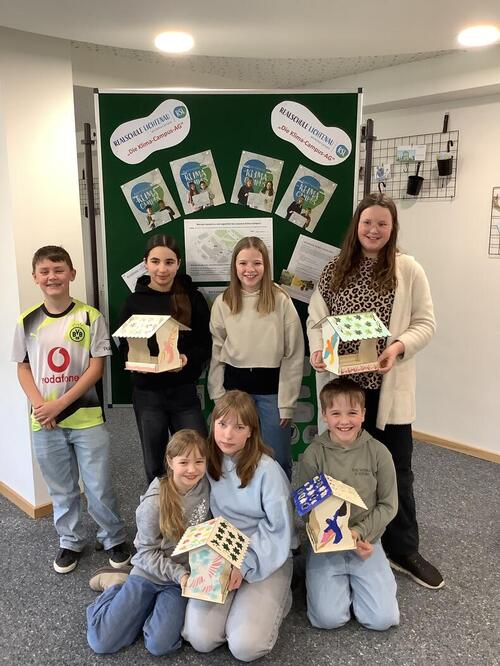 Die Klima-Campus AG der Realschule Lichtenau. Von links hinten: Stefan, Melina, Lucy, Johanna Von links vorne: Emilia, Sophia, Felix